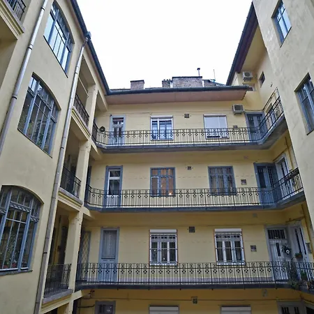 Luxuryflat Near Centre On118 Sqm, 3br,2bth,8bed,ac