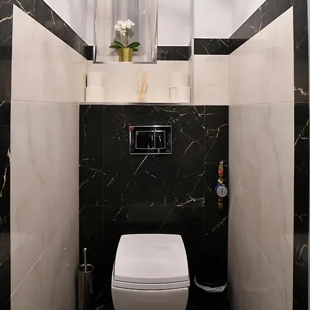 Luxuryflat Near Centre On118 Sqm, 3br,2bth,8bed,ac 公寓 *