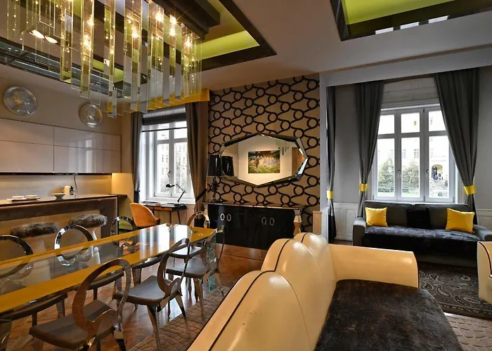 Luxuryflat Near Centre On118 Sqm, 3br,2bth,8bed,ac * Budapest