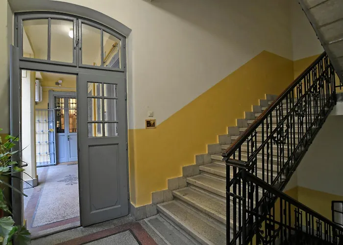 Lägenhet Luxuryflat Near Centre On118 Sqm, 3br,2bth,8bed,ac Budapest