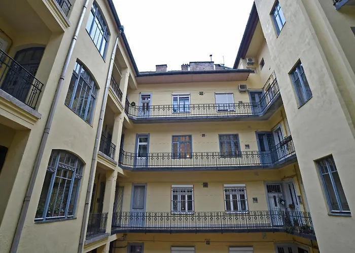 Luxuryflat Near Centre On118 Sqm, 3br,2bth,8bed,ac