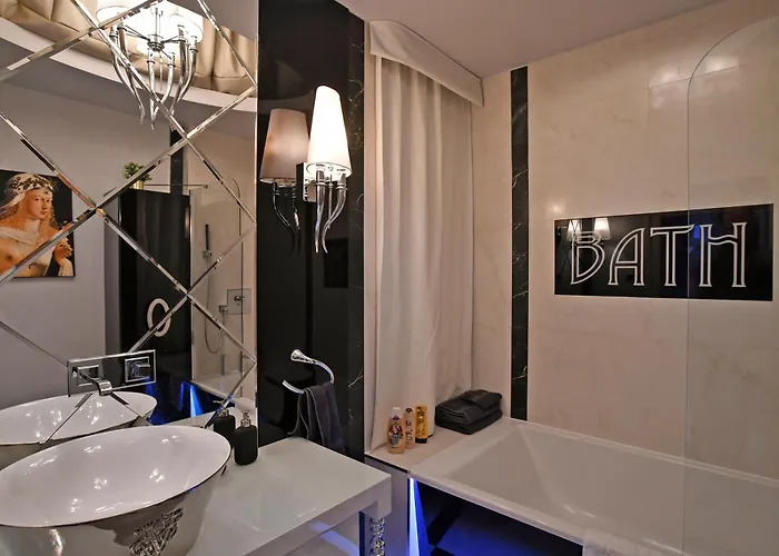Luxuryflat Near Centre On118 Sqm, 3br,2bth,8bed,ac * Budapest