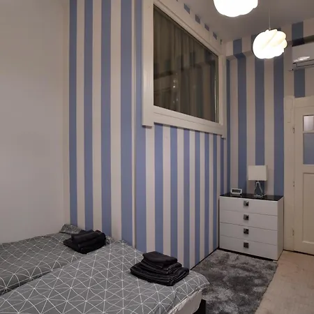 Apartamento Luxuryflat Near Centre On118 Sqm, 3br,2bth,8bed,ac