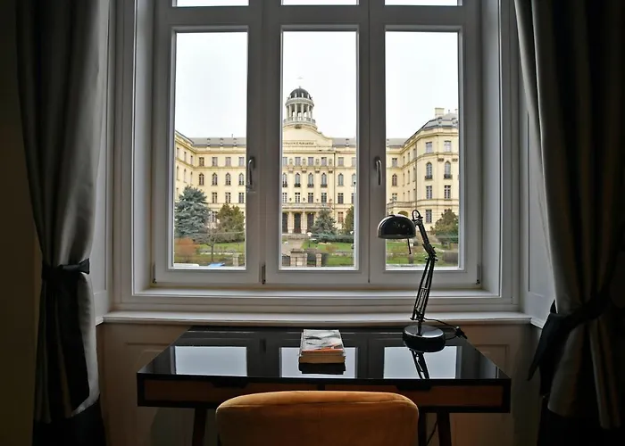 Апартаменты Luxuryflat Near Centre On118 Sqm, 3br,2bth,8bed,ac Будапешт