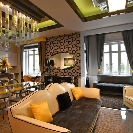 Luxuryflat Near Centre On118 Sqm, 3br,2bth,8bed,ac Apartment Budapest