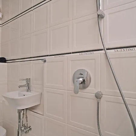Luxuryflat Near Centre On118 Sqm, 3br,2bth,8bed,ac *