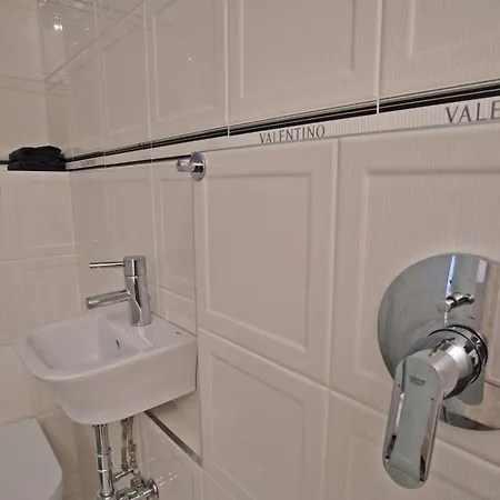 Luxuryflat Near Centre On118 Sqm, 3br,2bth,8bed,ac *