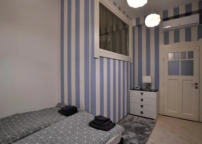 Apartament Luxuryflat Near Centre On118 Sqm, 3br,2bth,8bed,ac