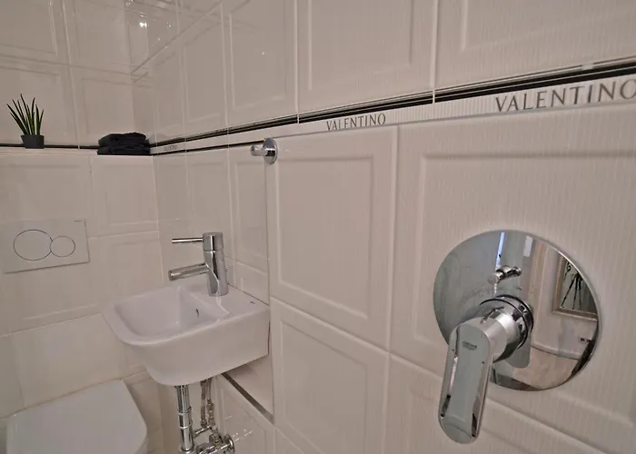 Luxuryflat Near Centre On118 Sqm, 3br,2bth,8bed,ac *