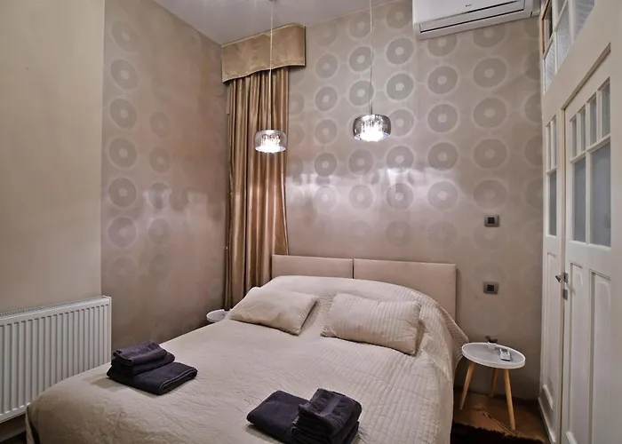 Luxuryflat Near Centre On118 Sqm, 3br,2bth,8bed,ac *