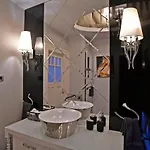 Luxuryflat Near Centre On118 Sqm, 3br,2bth,8bed,ac Daire