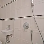 Luxuryflat Near Centre On118 Sqm, 3br,2bth,8bed,ac *
