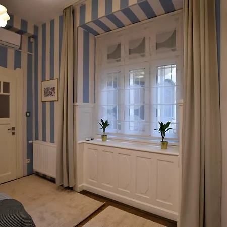 Luxuryflat Near Centre On118 Sqm, 3br,2bth,8bed,ac